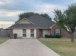 150 Hunters Cir, Weatherford, TX 76088