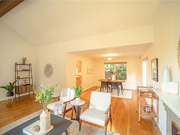 4th image of 14709 NE 10th St