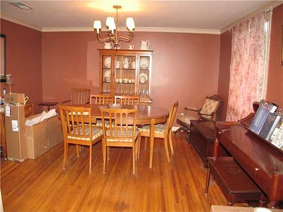 3rd image of 1579 Wheaton St
