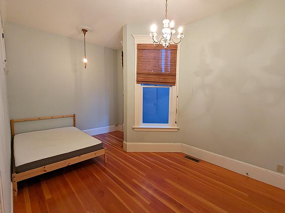 4th image of 1568 Waller St