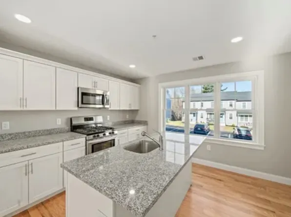 55 Plymouth St #J35, Whitman, MA 02382