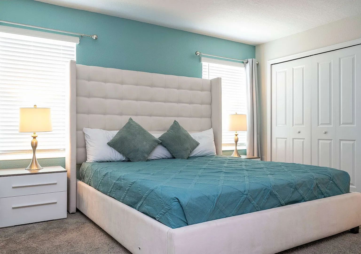 Storey Lake Home, Mickey & Minions Beds, Sleeps 12 — Photo 3