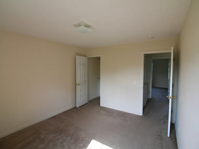895 Kinniard Rd — Photo 8