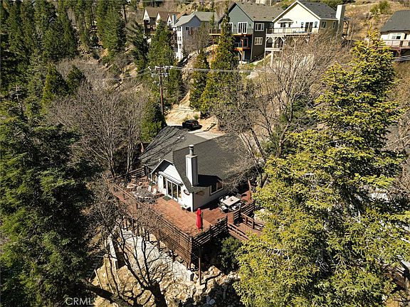 4th image of 915 Trinity Dr