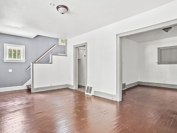 3rd image of 1260 Newton St