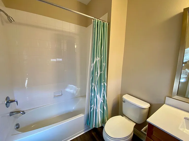 1029 N Citrus Ave — Photo 13