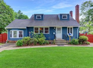 393 Ira Pl, Bayport, NY 11705