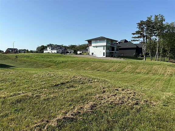 4th image of 18275 Valleyview Cir