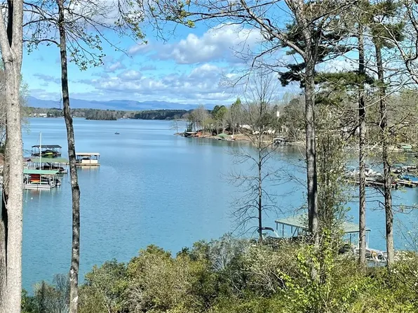 228 S Summit Dr, Seneca, SC 29672