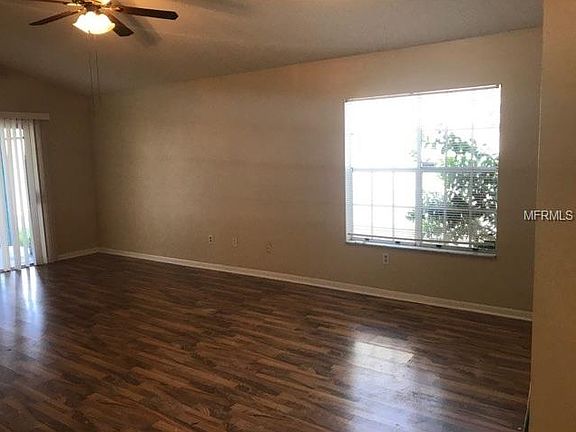 3rd image of 102 Winterglen Dr