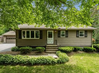 11 Vincent Rd, Chelmsford, MA 01824