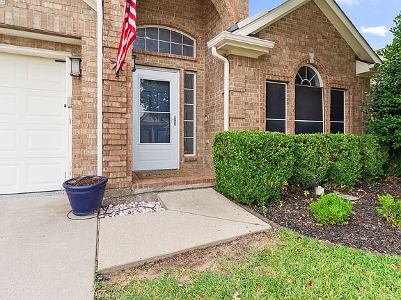 4th image of 1340 Constance Dr