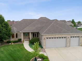681 Edgewater Ct, New Lenox, IL 60451