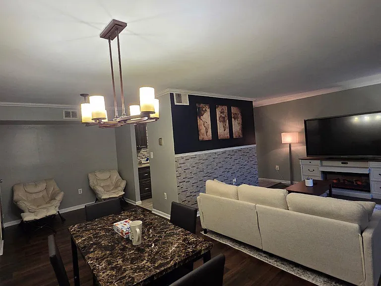 6998 Hanover Pkwy #4 — Photo 12