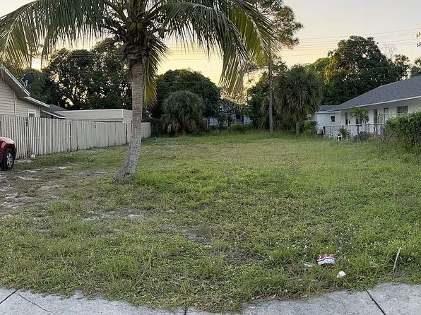215 N C St, Lake Worth, FL 33460