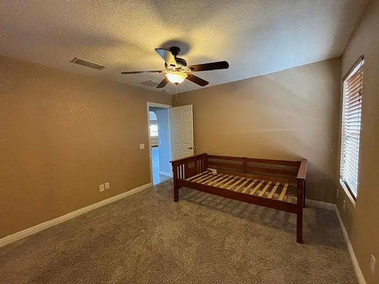 2323 Daytona Loop — Photo 22