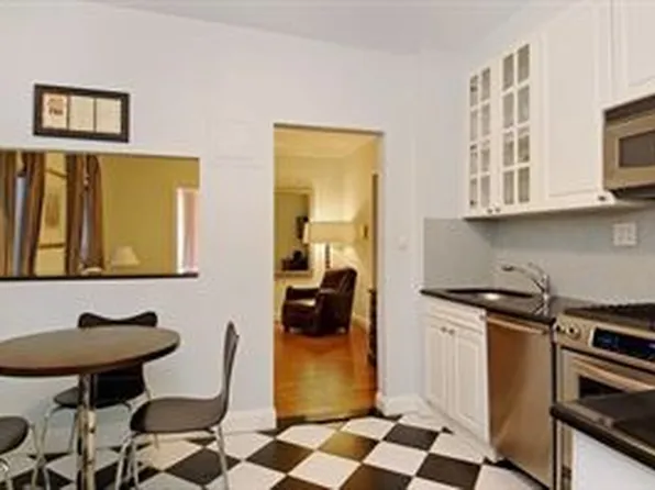 92 Perry Street image 1 of 6