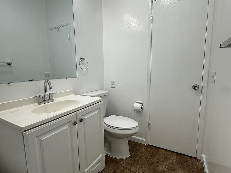 208 Woodcrest Ln #210 — Photo 11