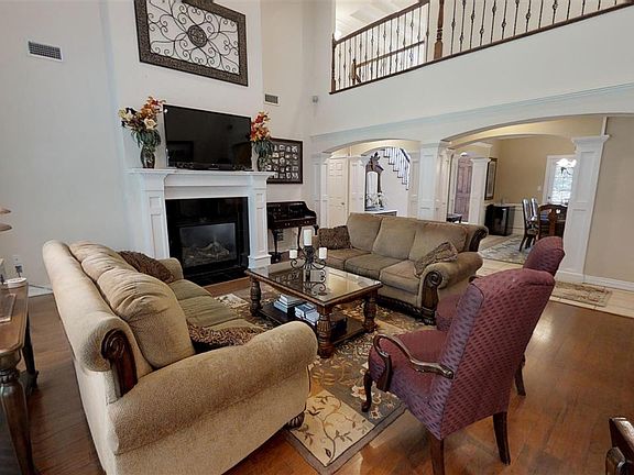 5th image of 9403 Danube Ave