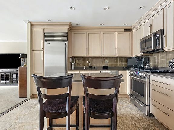 4th image of 209 E 56th St #4CD