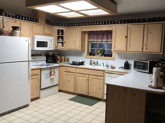 3rd image of 302 SW Al Jernon Ct