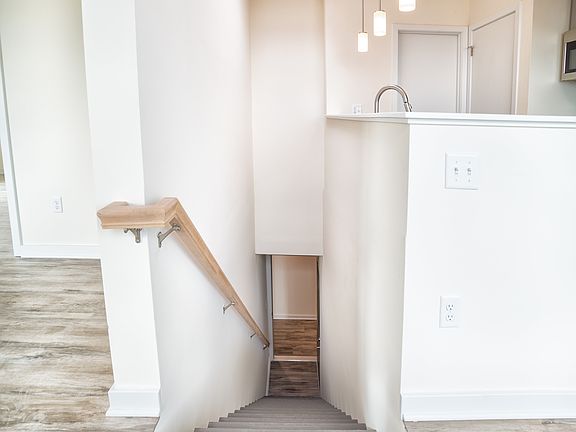 3rd image of 1312 Bainbridge St #307