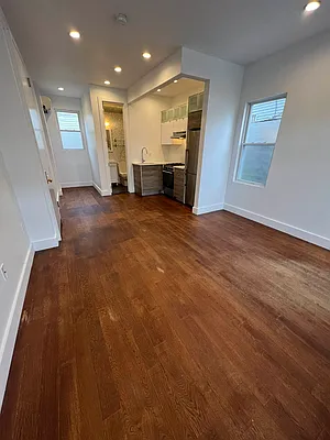 Rented by Delmark Realty LLC | media 14