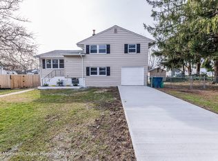 15 Manor Dr, Neptune, NJ