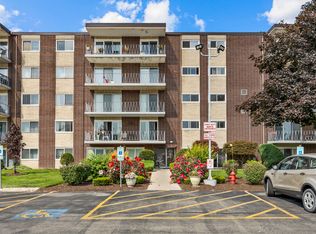 2900 Maple Ave APT 17E, Downers Grove, IL 60515