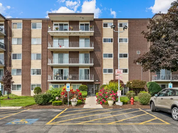 2900 Maple Ave APT 17E, Downers Grove, IL 60515