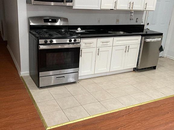 4th image of 418 N 41st St APT 1