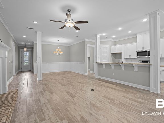 3rd image of 4950 Cypress Loop