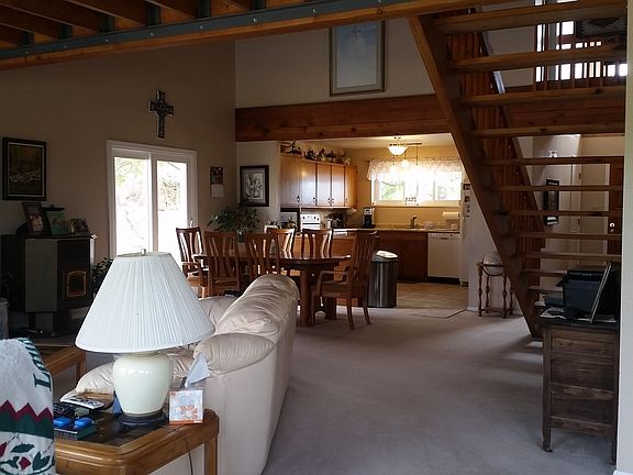 Bottom floor under loft