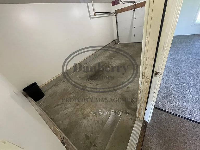 328 Olive St — Photo 9