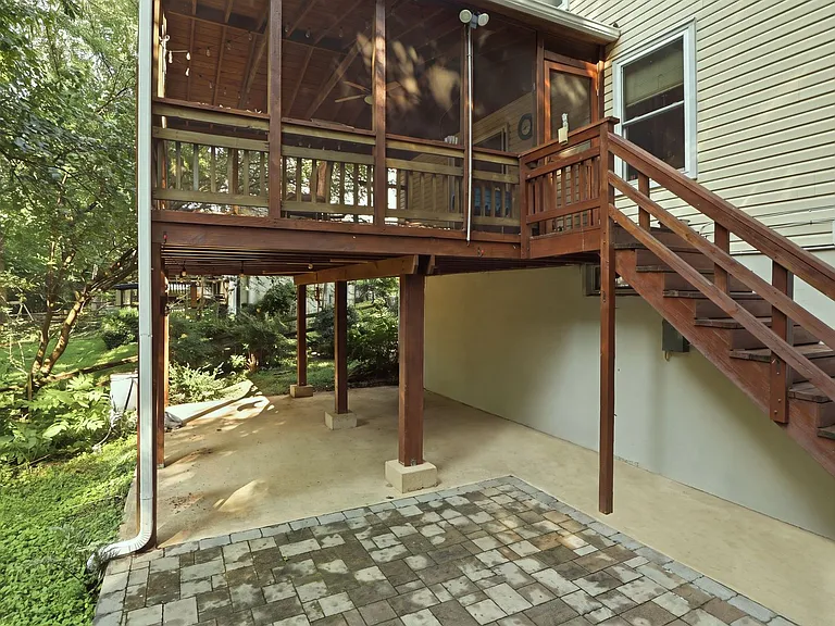 8818 Blue Sea Dr — Photo 31