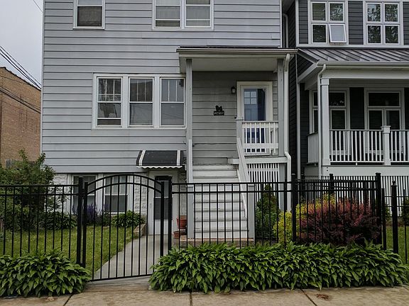 3rd image of 2416 N Artesian Ave #2