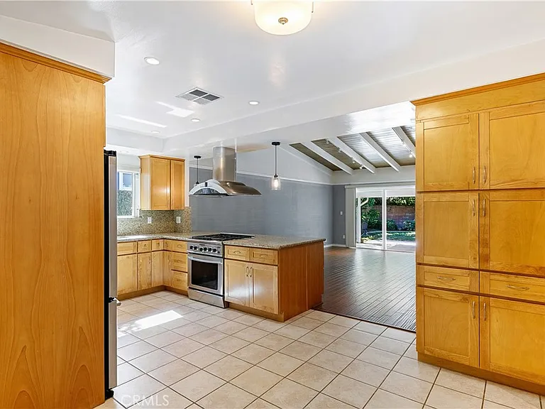 22951 Austin St — Photo 24