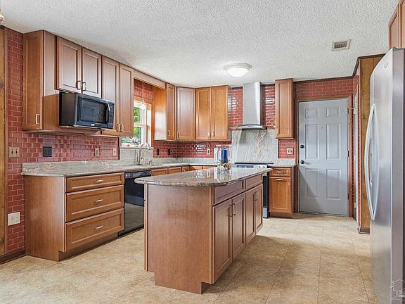 2nd image of 7227 Shelby Ln