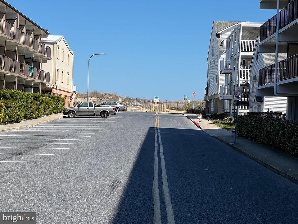 1st image of 14 36th St Unit 3