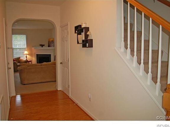 4th image of 867 Parkland Pl