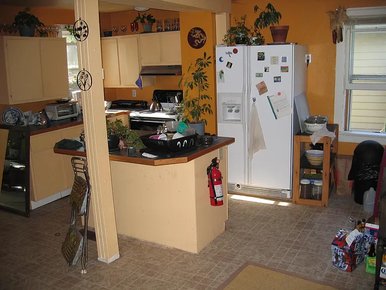 929 S Summit St — Photo 17