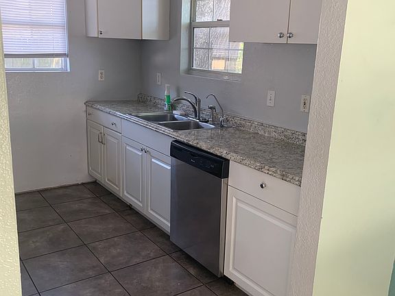 5th image of 370 5th Ave NW