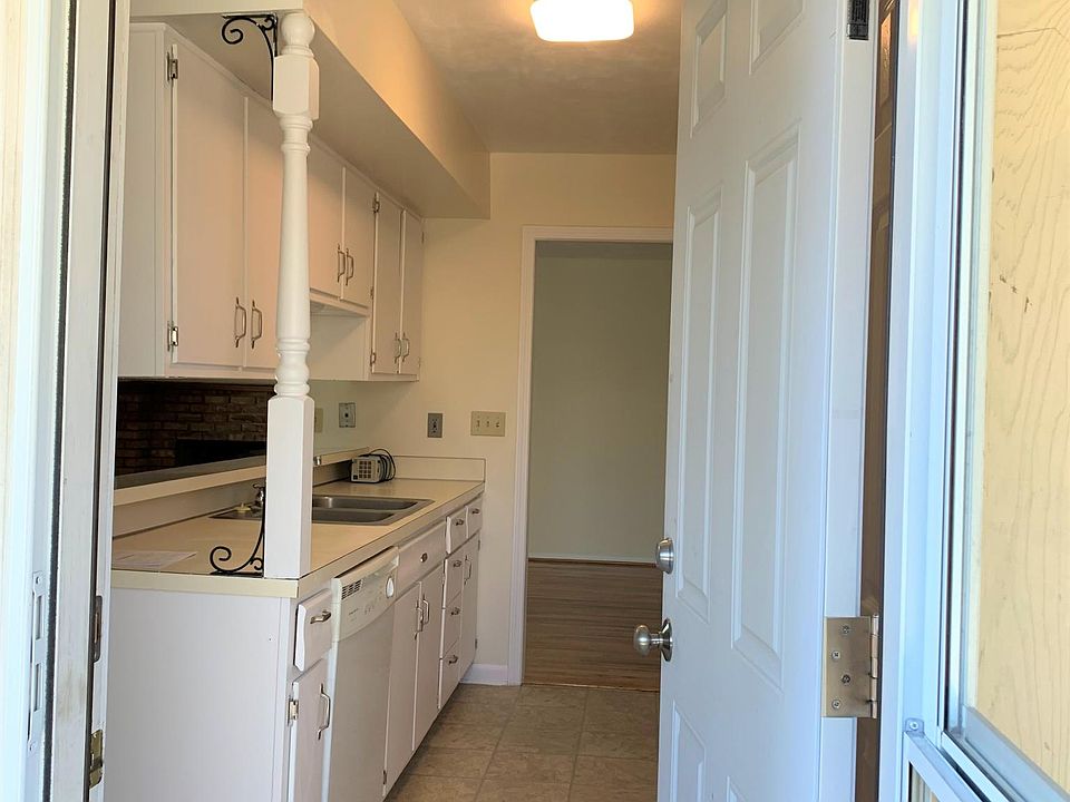 1st image of 3214 Melody Ln