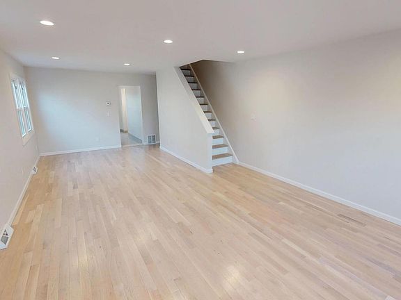4th image of 12 Isernia Ave