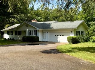 7026 Farr Rd, Onekama, MI 49675