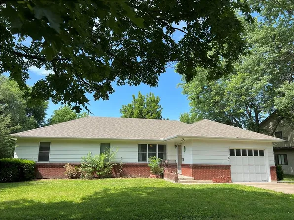 816 Vine St, Lacygne, KS 66040