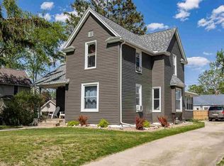 943 18th St, Marion, IA 52302