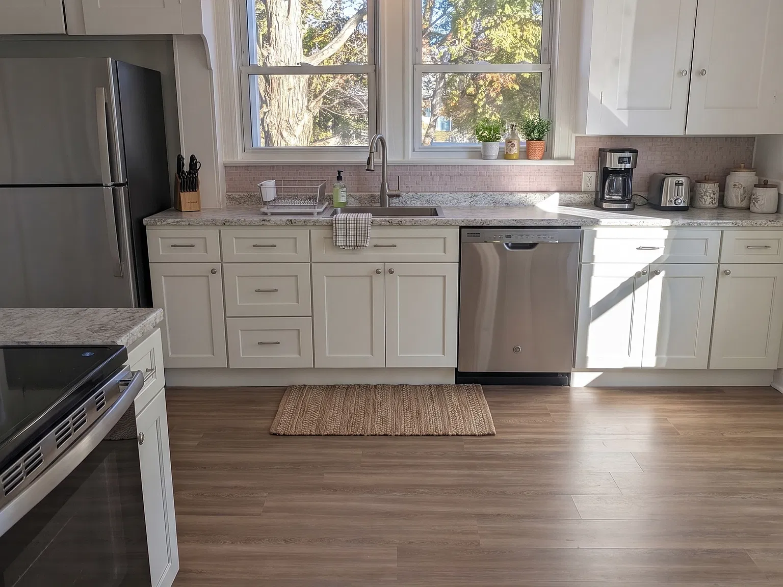2 bed, 1200 sqft, $2,600 — Photo 3