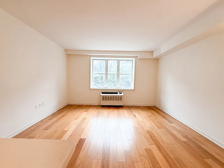 645 Gates Ave #2 — Photo 2