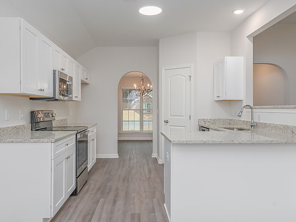 4th image of 709 Park Ln